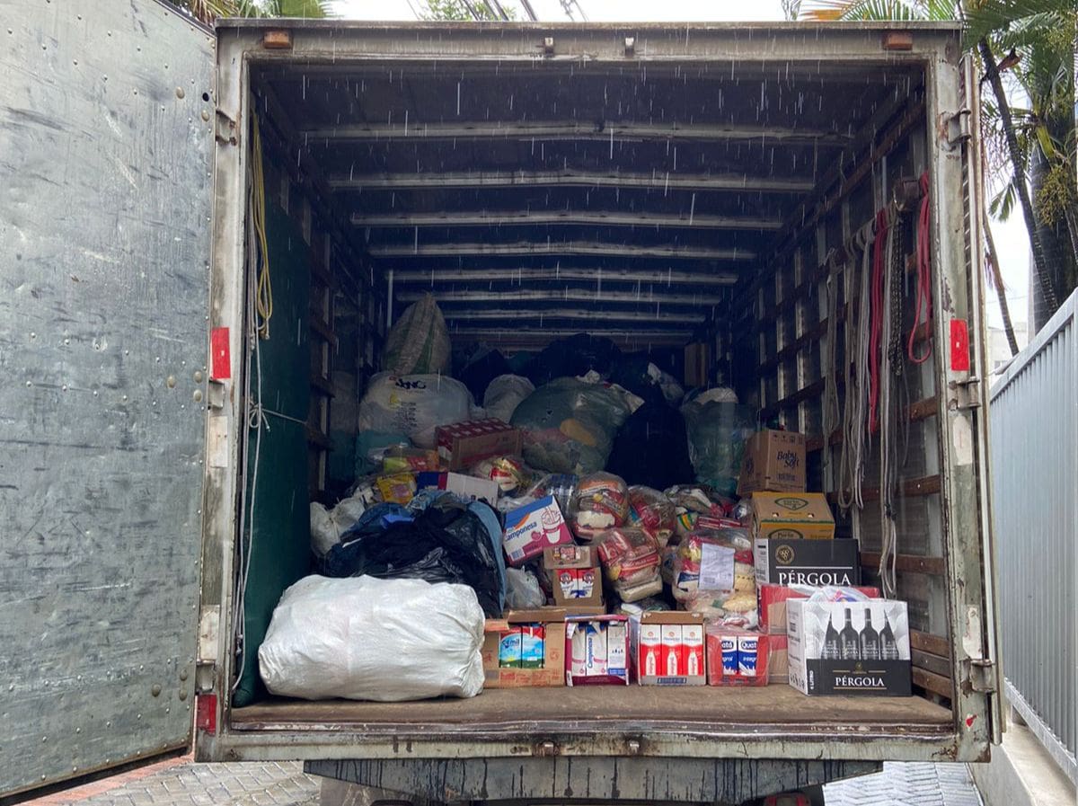 Câmara arrecada um caminhão de donativos para vitimas da chuva e mantém campanha solidária em Divinópolis