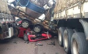 BR-381: Grave acidente envolvendo 7 ve&iacute;culos, na Grande BH