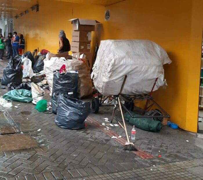 Por causa de fortes chuvas, moradores desabrigados são retirados da área central pela Secretaria de Assistência Social