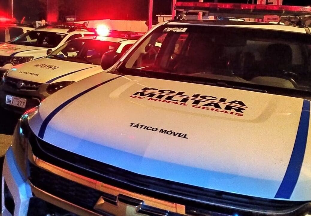 Ladrões roubam carro e trancam motorista no porta-malas em Divinópolis