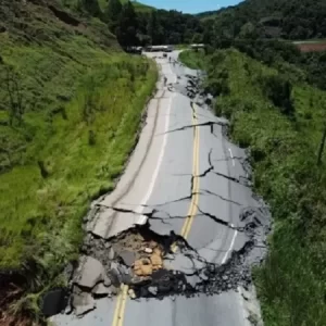 As fortes chuvas que atingem Minas Gerais continuam causando destrui&ccedil;&atilde;o nesse fim de semana, em BH e no interior do estado