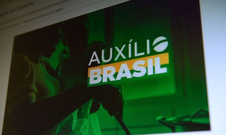 Caixa paga Auxílio Brasil a beneficiários com NIS final 9