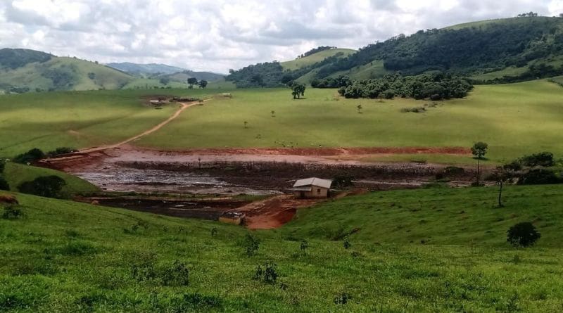 Barragem se rompe em cidade do sudeste de Minas Gerais