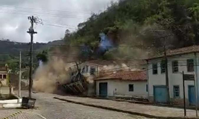 Deslizamento de terra destrói imóveis históricos em Ouro Preto