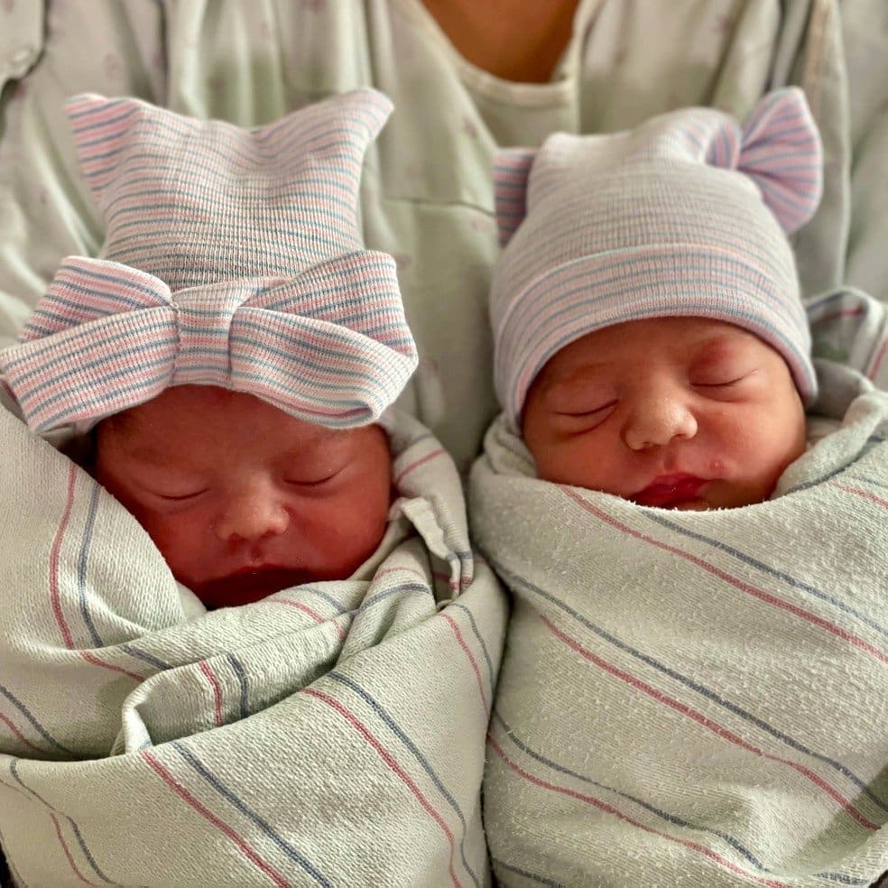 Por apenas 15 minutos, gêmeos nascem em dias, meses e anos diferentes, nos EUA
