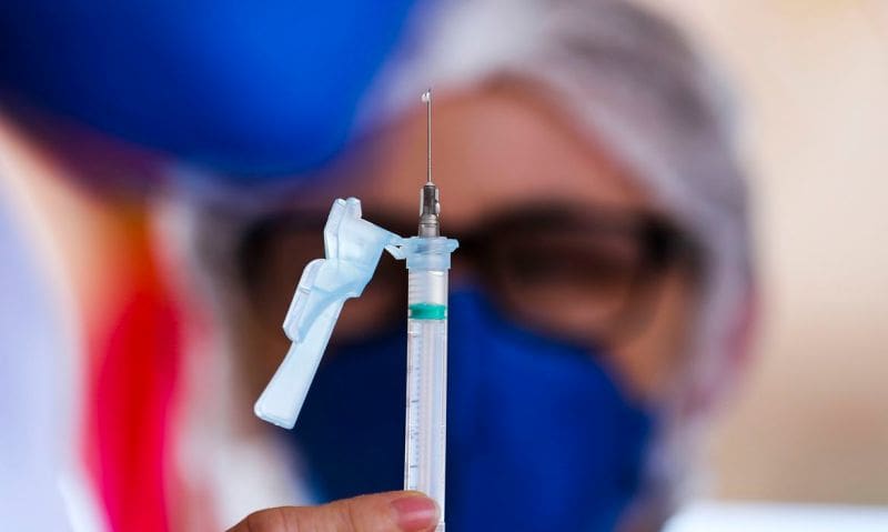 Ministério da Saúde anuncia quarta dose da vacina contra Covid-19 para pessoas a partir dos 50 anos; saiba como está a vacinação em Divinópolis