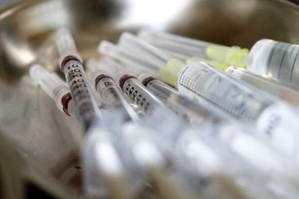 Cadastro da vacinação de crianças contra Covid-19 foi aberto na sexta-feira, mas população tem dificuldade de concluir o cadastramento