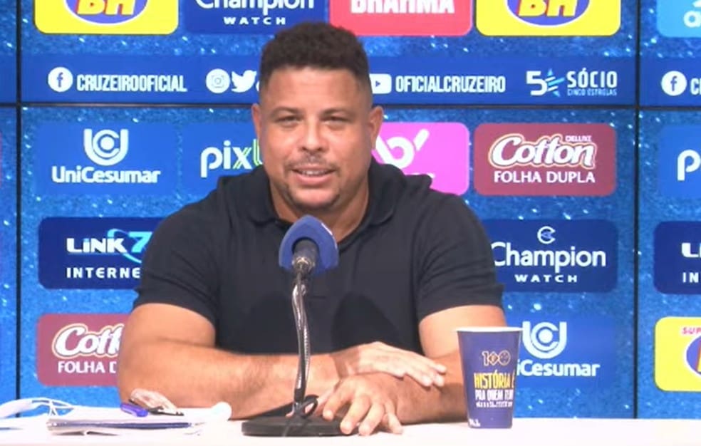 Ronaldo concede entrevista coletiva, revela real situação do Cruzeiro e fala do goleiro Fábio.