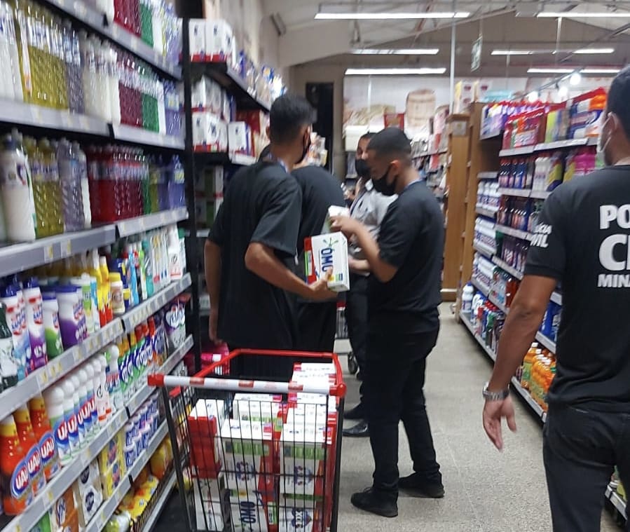 Polícia Civil apreende OMO falsificado nos Supermercados Rena