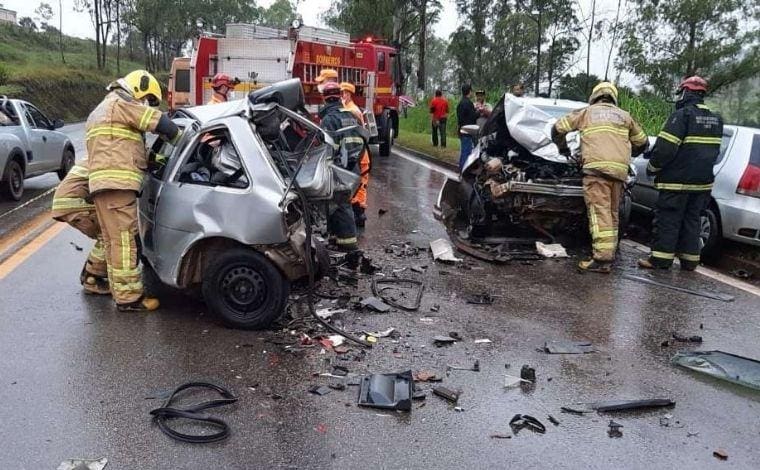 BR-040: Jovem de 21 anos morre após carro rodar na pista e bater em outros dois veículos