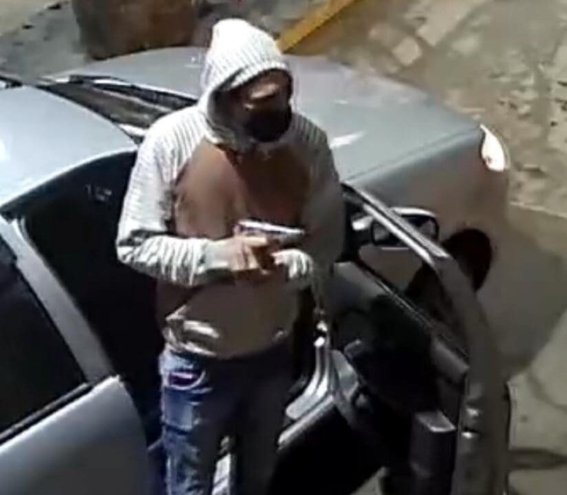 Vídeo: Dupla assalto posto de combustíveis em Marilândia e troca tiros com a PM em Divinópolis