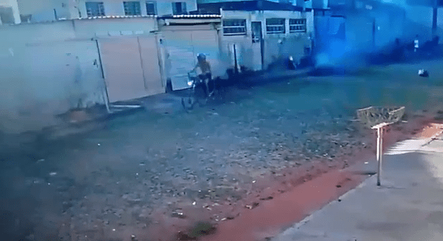 Vídeo: Motociclista atropela criança e foge sem prestar socorro em Pará de Minas