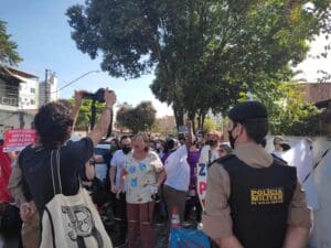 Professores protestam contra o governador