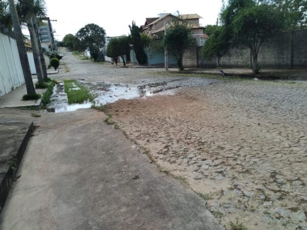 Vazamento de água no Bom Pastor