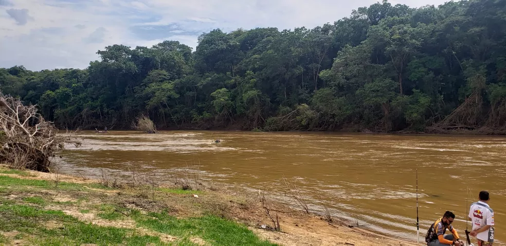 Corpo de jovem desaparecido no Rio Pará é encontrado