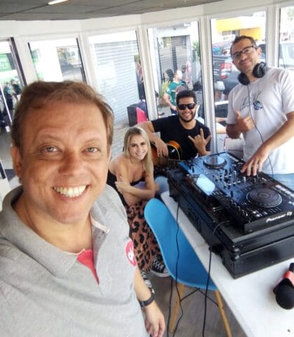 Estúdio Móvel 94 Live está na inauguração do Pórtico da Rua Pitangui
