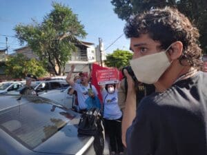 Professores protestam contra o governador