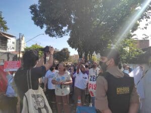 Professores protestam contra o governador