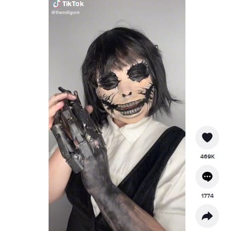 Tiktoker toca o terror na internet com maquiagens cheia de realismo