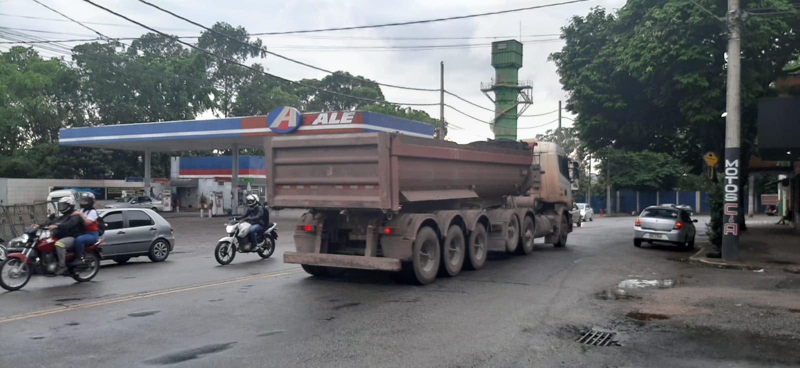 Tanqueiros decidem nesta segunda os rumos do movimento de greve; confira situação de postos de combustíveis em Divinópolis