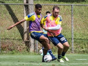 Na v&eacute;spera da estreia na s&eacute;rie B, Cruzeiro pode perder atacante.