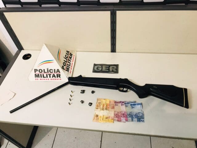 Pol&iacute;cia Militar apreende drogas e arma de fogo ap&oacute;s den&uacute;ncia
