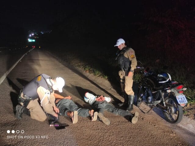 Novas informações sobre prisão de dupla na MG 050 com arma, munições e drogas