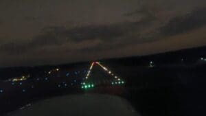 Aeroporto Brigadeiro Cabral passa a contar com ilumina&ccedil;&atilde;o noturna na pista