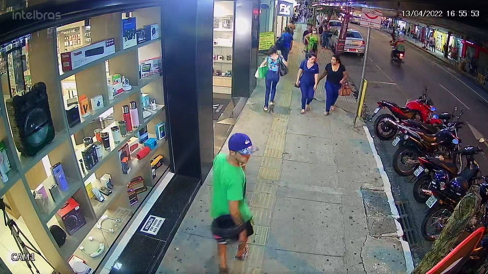 Suspeito de furto de Moto no Centro da Cidade segue sendo procurado pela polícia, veja o vídeo
