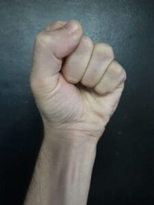 Pensa em um Homem miserável esse é o Tonhão mão…