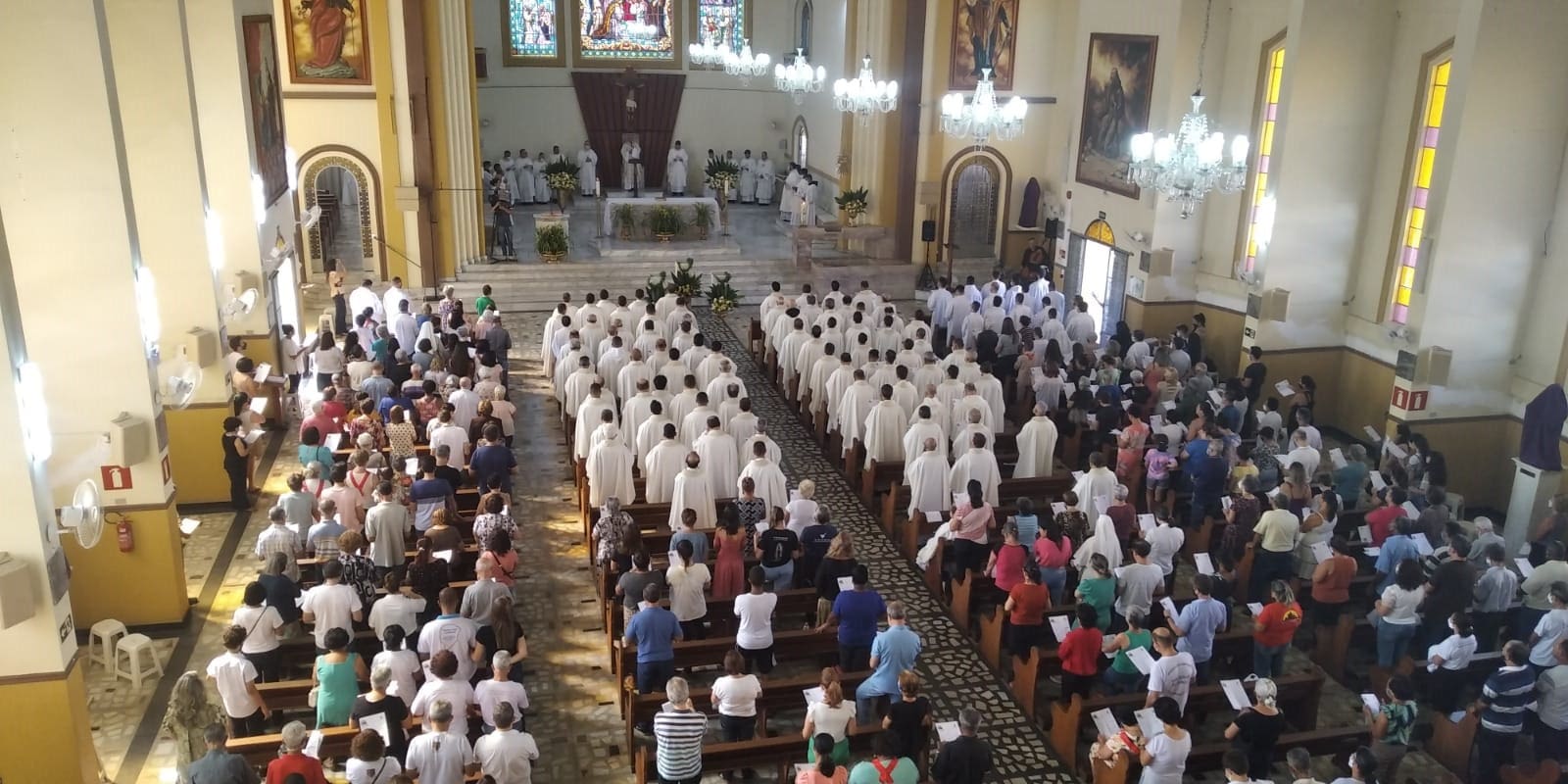 Missa do Crisma volta a ser realizada com a presença dos fiéis