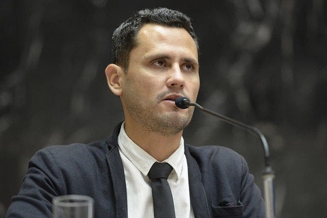 Projeto de Cleitinho sobre taxa de licenciamento &eacute; aprovado na Assembleia de Minas