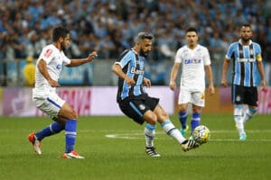 Da Libertadores &agrave; S&eacute;rie B. A grande hist&oacute;ria de Cruzeiro x Gr&ecirc;mio.