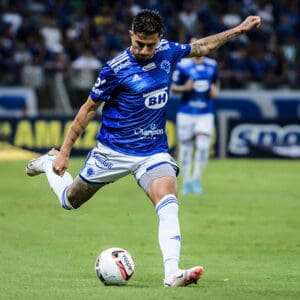 Cruzeiro tem baixa importante para o cl&aacute;ssico diante do Gr&ecirc;mio.