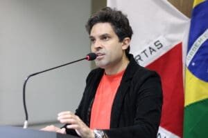 C&acirc;mara de Divin&oacute;polis nega pedido de cassa&ccedil;&atilde;o do mandato de Diego Espino