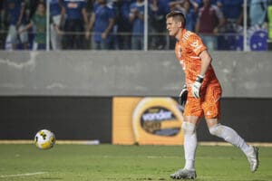 Rafael Cabral supera F&aacute;bio e se iguala a Dida.