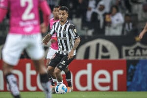 Oliveira Lima pergunta El Turco sobre jogadores na Sele&ccedil;&atilde;o e ele pede telefone de Tite