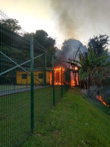 Onça de Pitangui: PM age rápido e controla incêndio antes de atingir mata