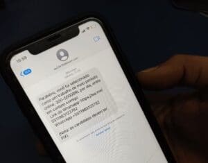 Golpes pelo celular aumentaram quase 17% s&oacute; no &uacute;ltimo ano