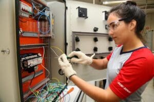 SENAI Divin&oacute;polis est&aacute; com inscri&ccedil;&otilde;es abertas para cursos t&eacute;cnicos