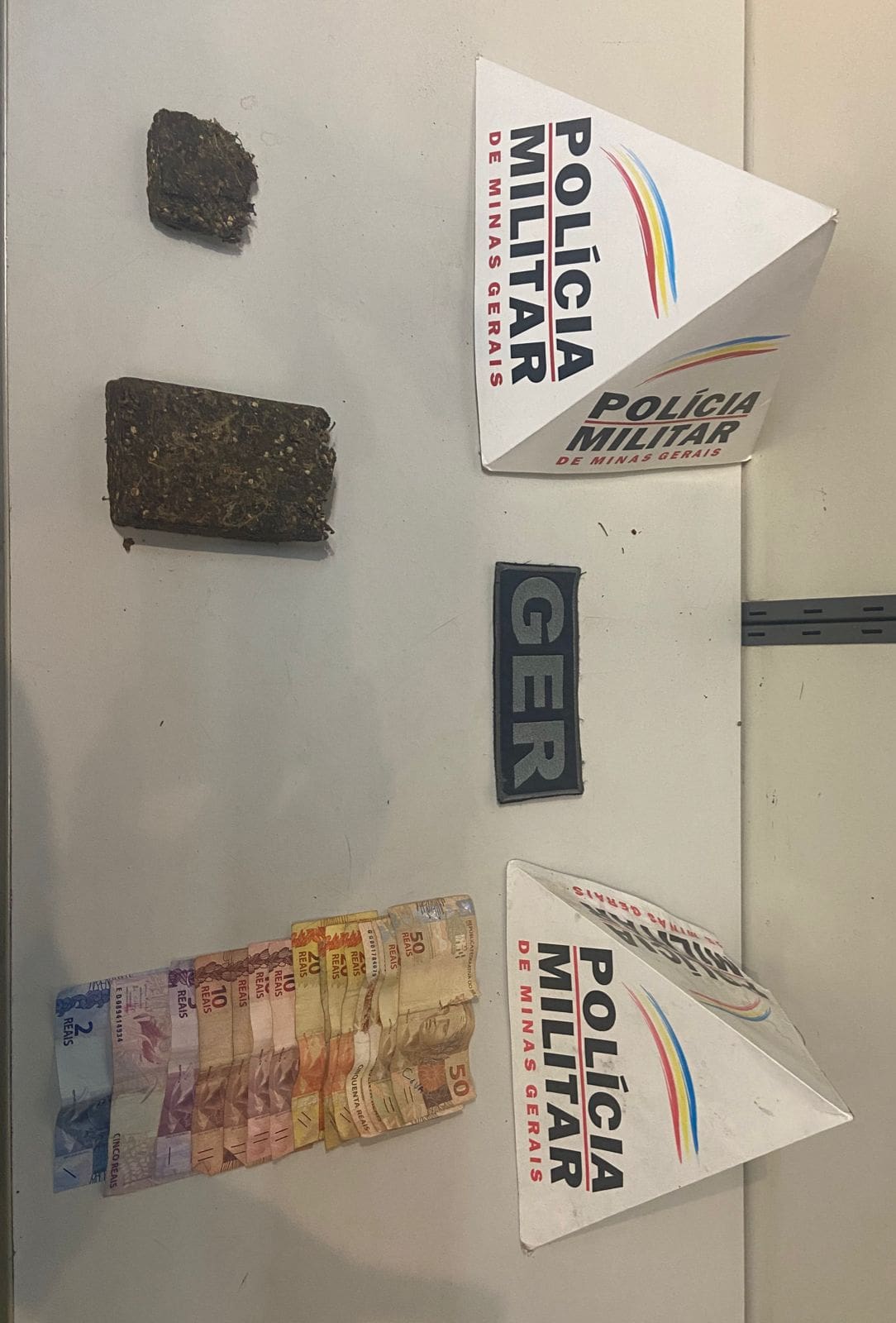 PM prende homem com drogas no Niterói