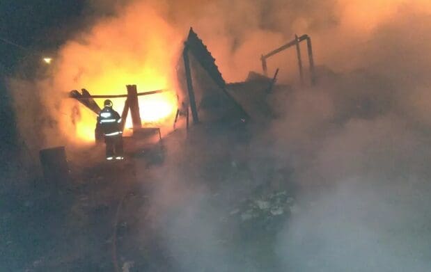 Incêndio é registrado na sede da cooperativa de catadores de recicláveis em Bom Despacho