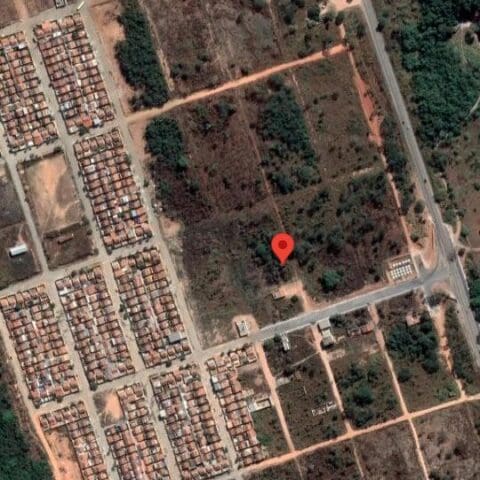 Corpo de Bombeiros combate incêndio no bairro Copacabana em Divinópolis