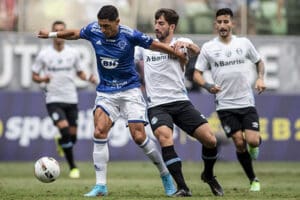 Atual Cruzeiro relembra campanha de times campe&otilde;es.