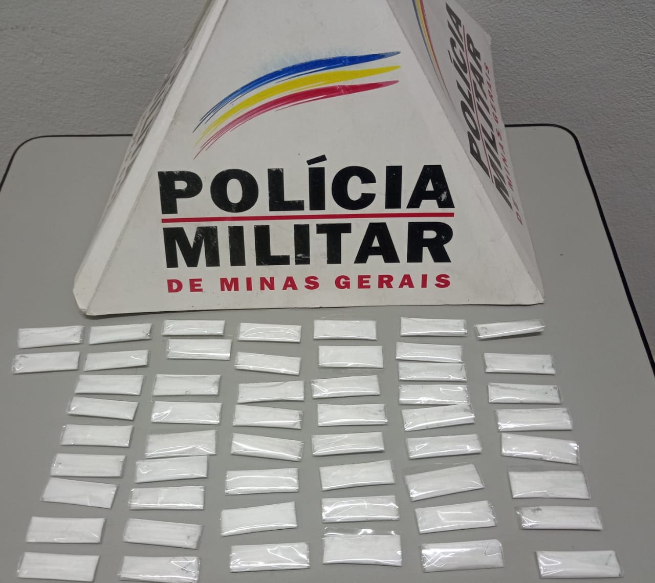 Polícia Militar prende homem e apreende grande quantidade de drogas em Perdigão