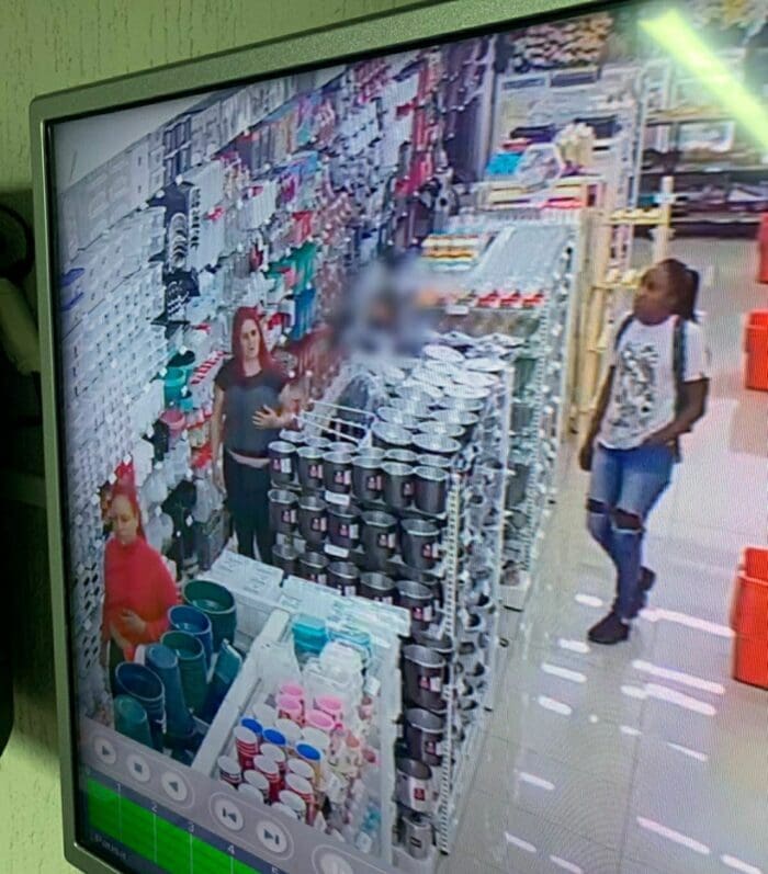 Imagens de segurança registram furto em loja da área central de Divinópolis