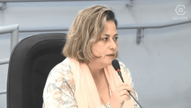 Servidora Ana Paula Cândida Faria participou da oitiva da CPI da Educação