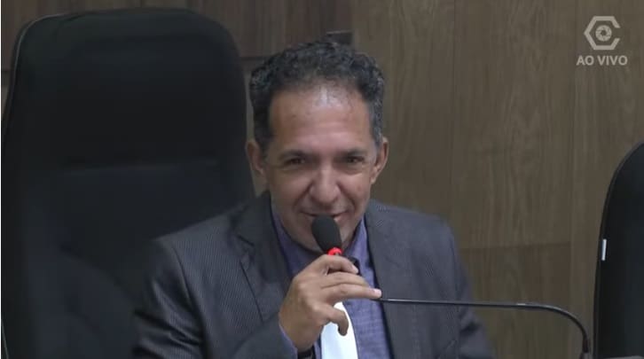 “Ministério Público não constatou irregularidades” nas denúncias de superfaturamento, afirma Diretor de Educação