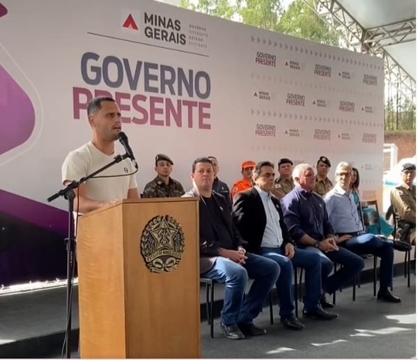 Prefeito de Divinópolis fala na visita do governador