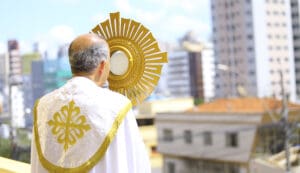 Corpus Christi é feriado ou ponto facultativo? Entenda regras